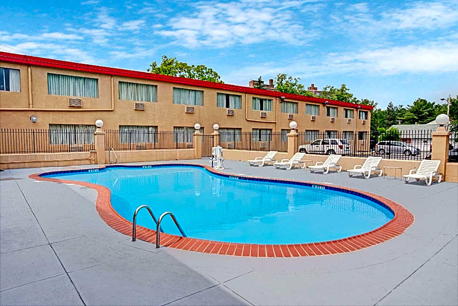 Howard Johnson by Wyndham Pikesville