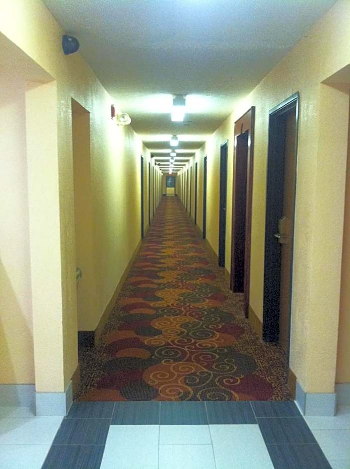 Super 8 by Wyndham Bowling Green South
