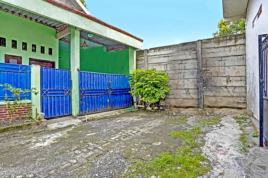 OYO LIFE 92077 Tarlo Guest House 3