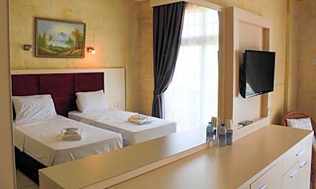 Triple Room with Balcony