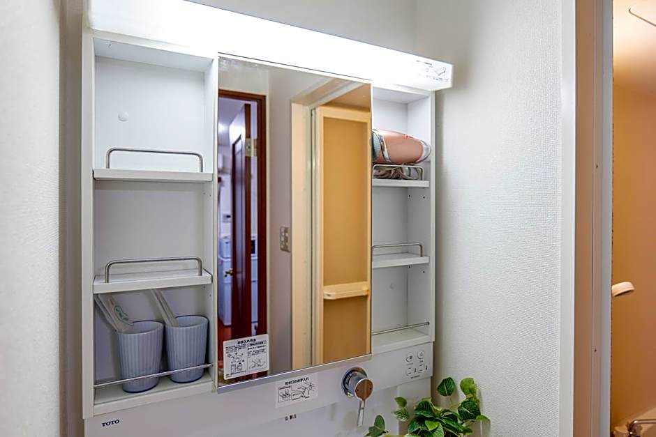 34 Sugamo Diamond mansion 401 direct to Ikebukuro Yamanote line 5mins