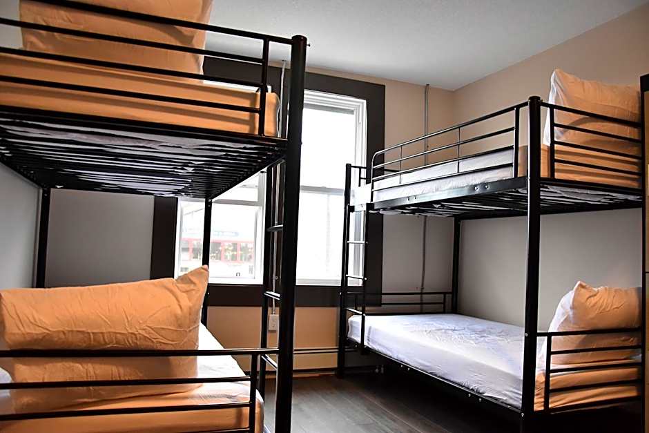 PARTY HOSTEL - The Canmore Hotel Hostel