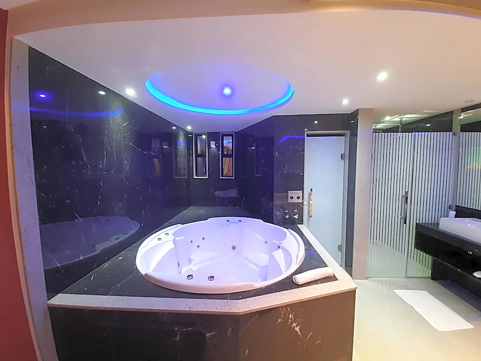 BAMBINA HOTEL -Adultos Somente