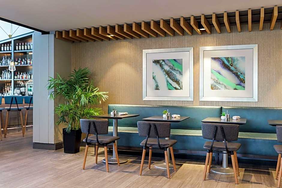 Hotel Trilogy Albany Airport, Tapestry Collection by Hilton