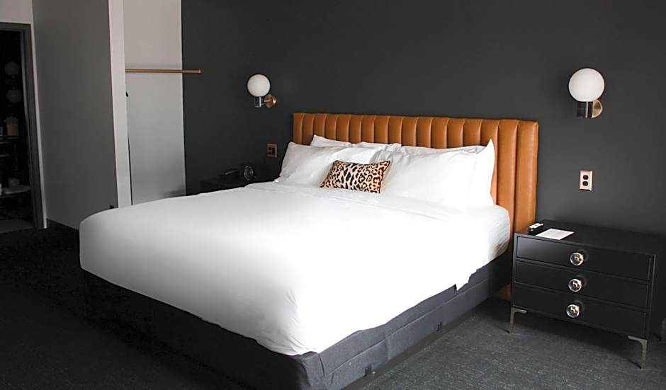 The Inn Hotel Lake Okoboji, an Ascend Collection Hotel