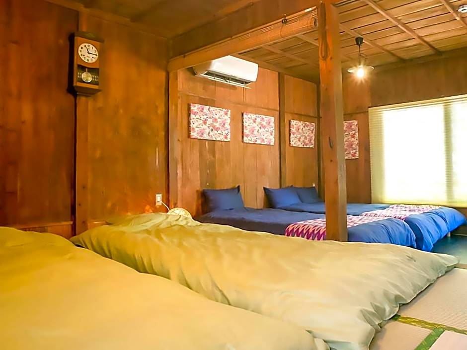 国際通りと牧志駅まで徒歩5分 庭付き素敵な古民家 わらゆんSO 松武の古民家Traditional house