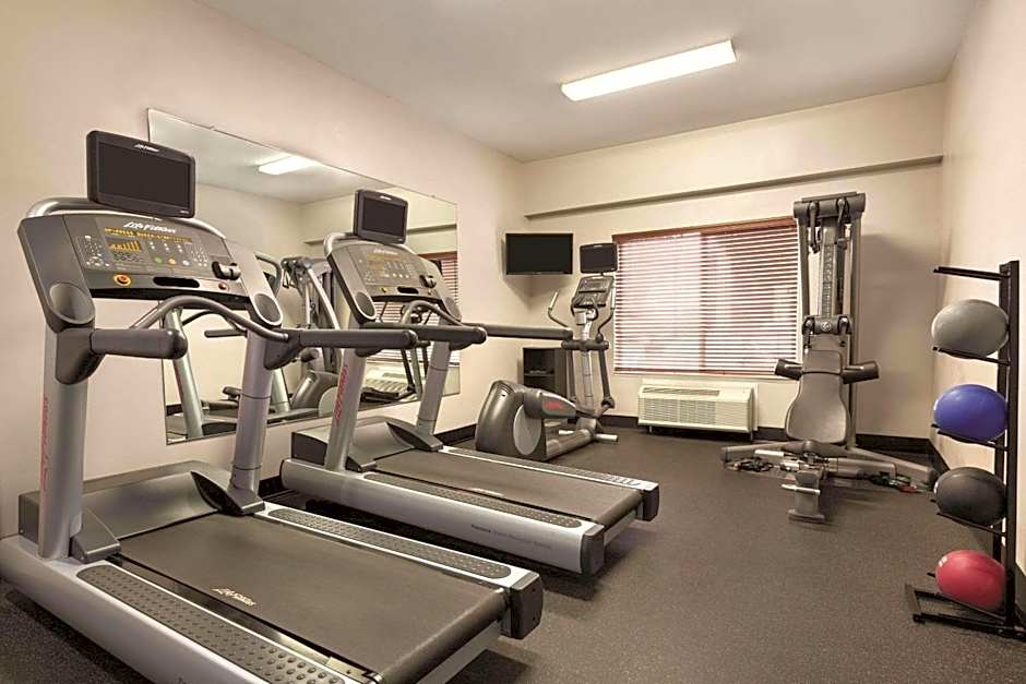 Country Inn & Suites by Radisson, Fresno North, CA