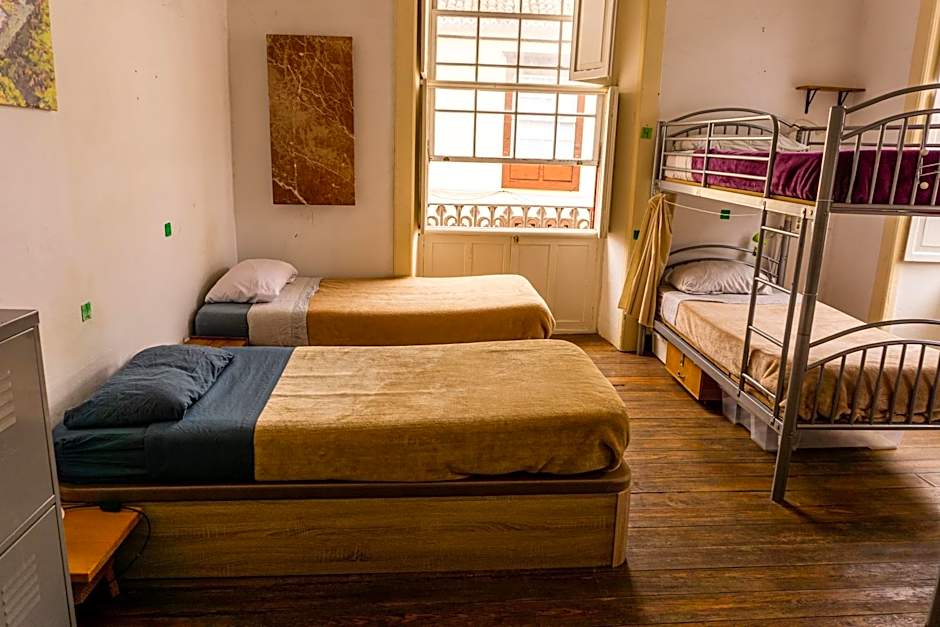 Hostel Albergue La Casa Encantada