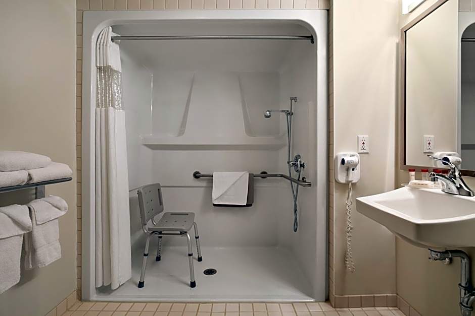 Best Western Plus Pitt Meadows Inn & Suites