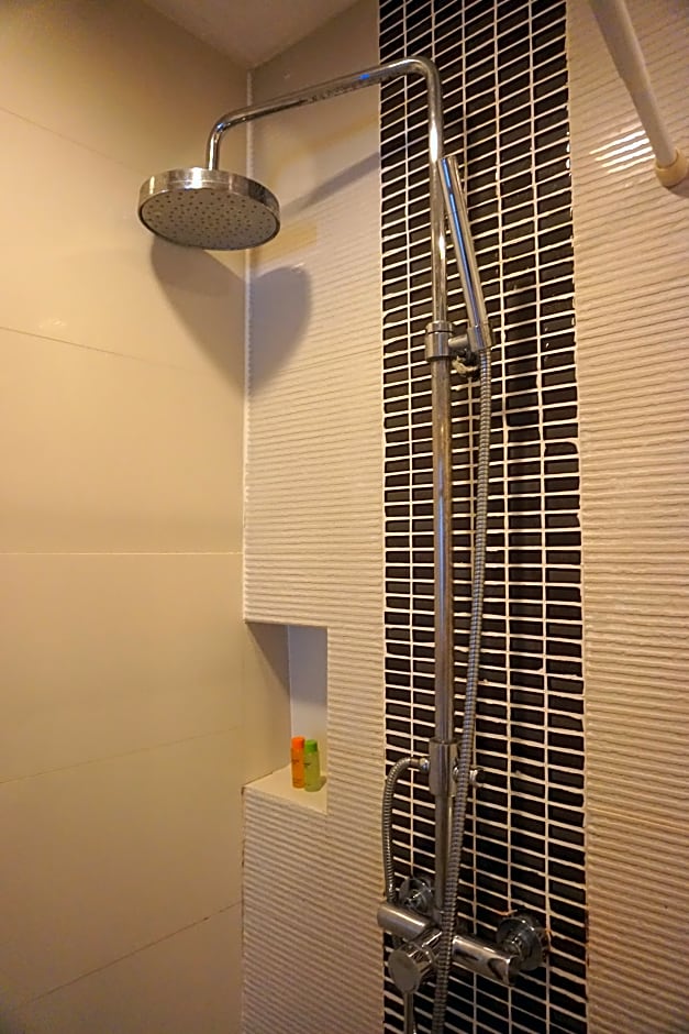 Studio Sukhumvit 11 By iCheck inn