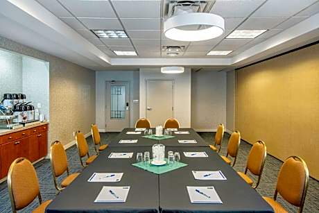 Holiday Inn Express Hotel & Suites Medicine Hat Transcanada Hwy 1 By IHG