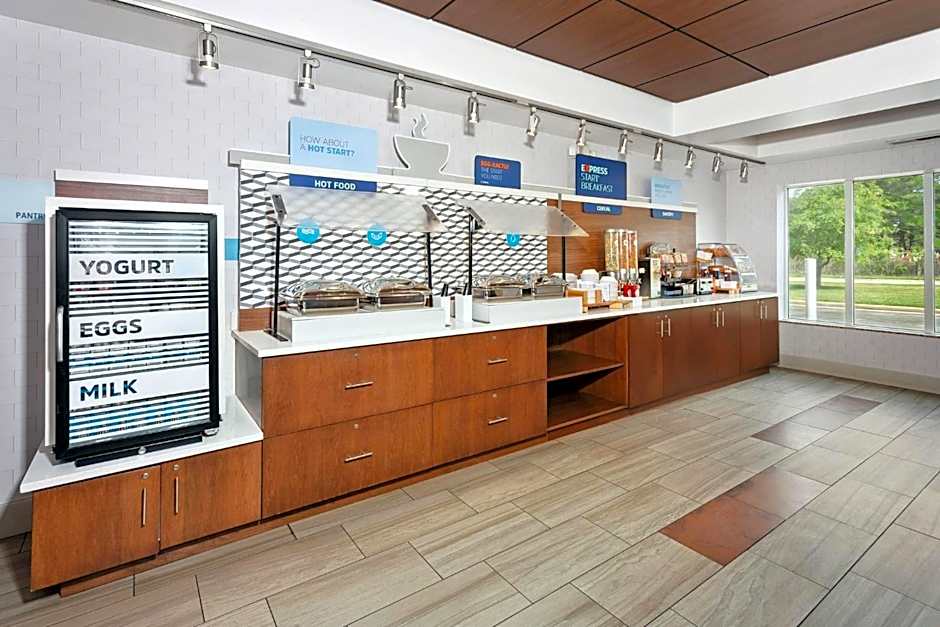 Holiday Inn Express Hotel & Suites Urbana-Champaign-U of I Area By IHG