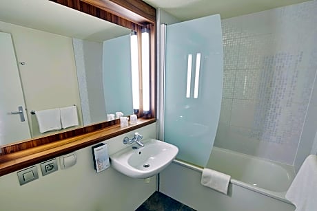 Standard Room - 1 Double Bed