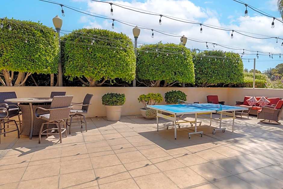 Best Western Plus South Coast Inn