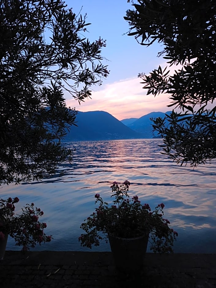 L'Oleandro sul Lago d'Iseo B&B