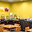 Quality Inn & Suites Near Six Flags - Austell