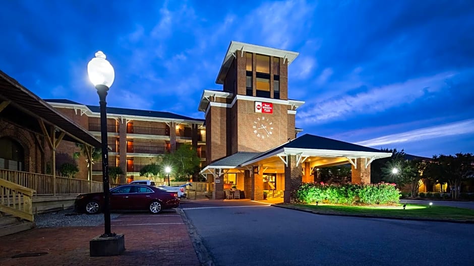 Best Western Plus Coastline Inn