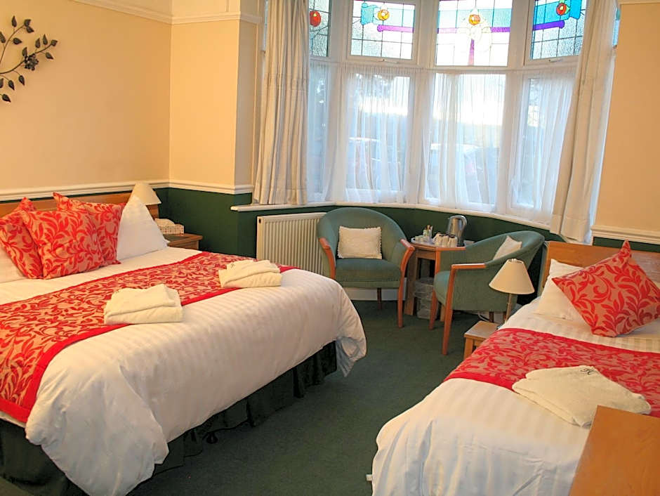 LG Thai Derm Spa & Guesthouse                                                   