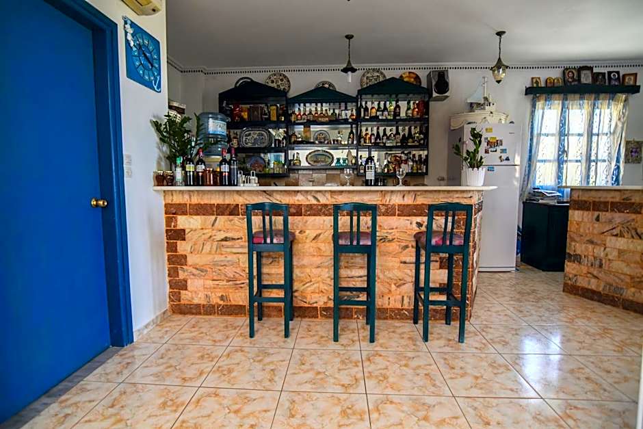 Vardes Hotel Studios