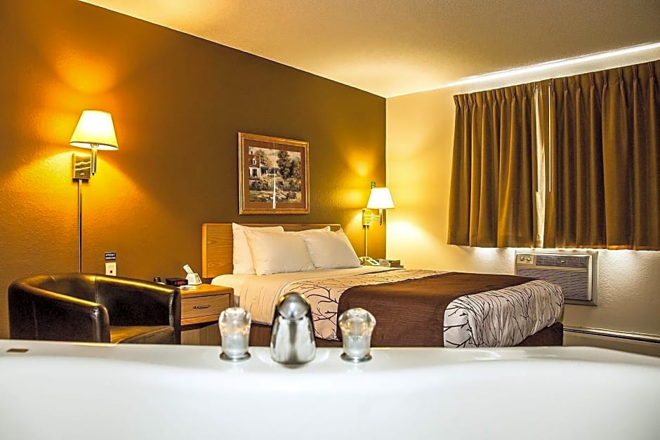 Americas Best Value Inn & Suites Detroit Lakes