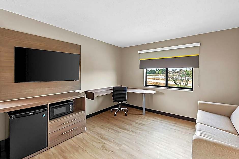 Super 8 by Wyndham Marston