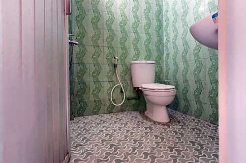 OYO 3044 Adelia Residence