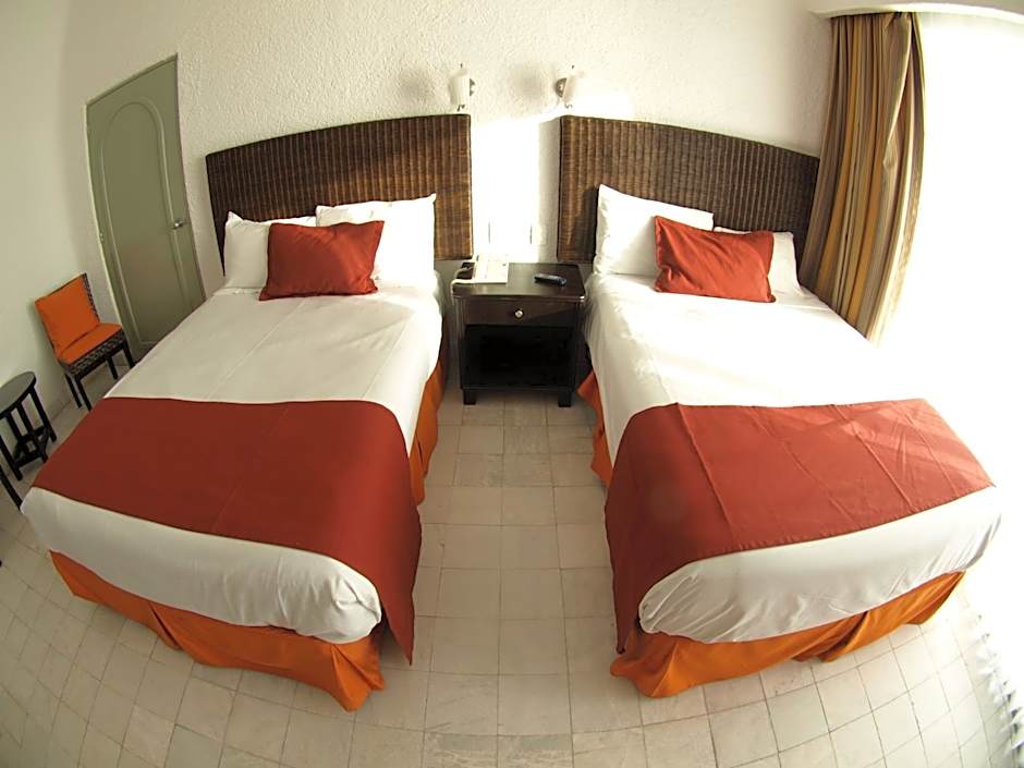 Sierra Mar All Inclusive at Tesoro