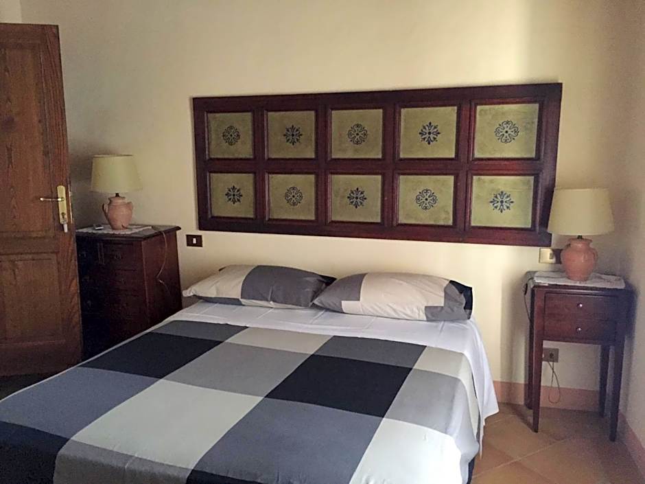 Photo 1 of 6 of Double Room