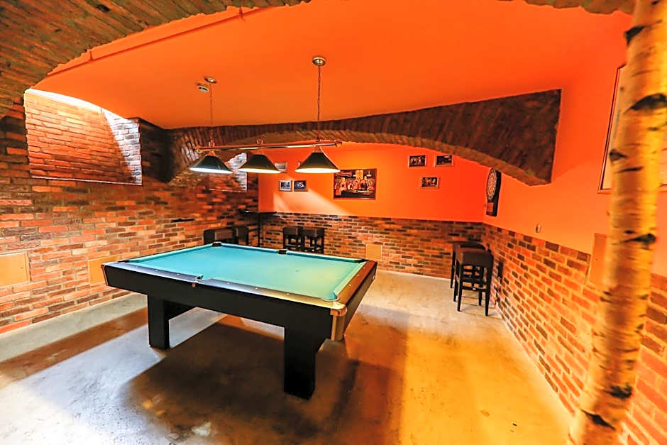 Do Step Inn  Hotel & Hostel