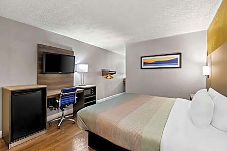 King Room - Accessible/Non-Smoking