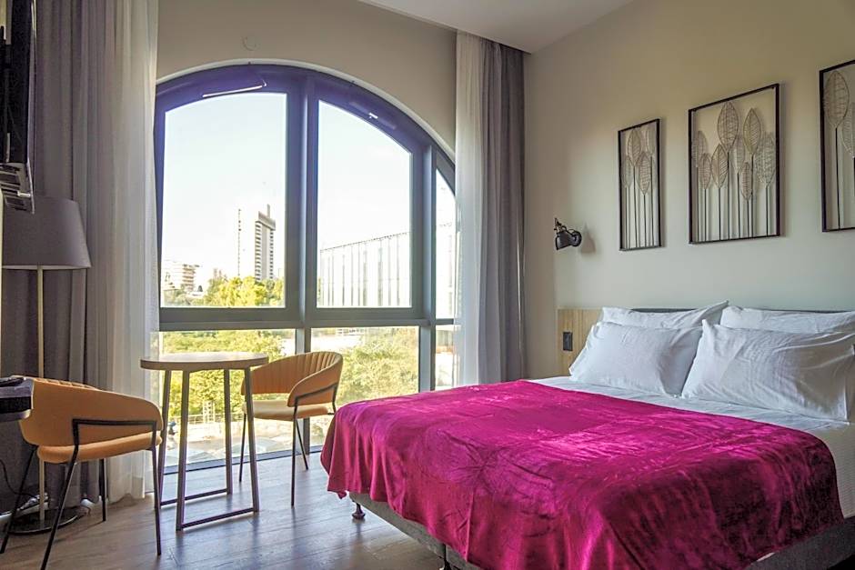 Apartique Hotel