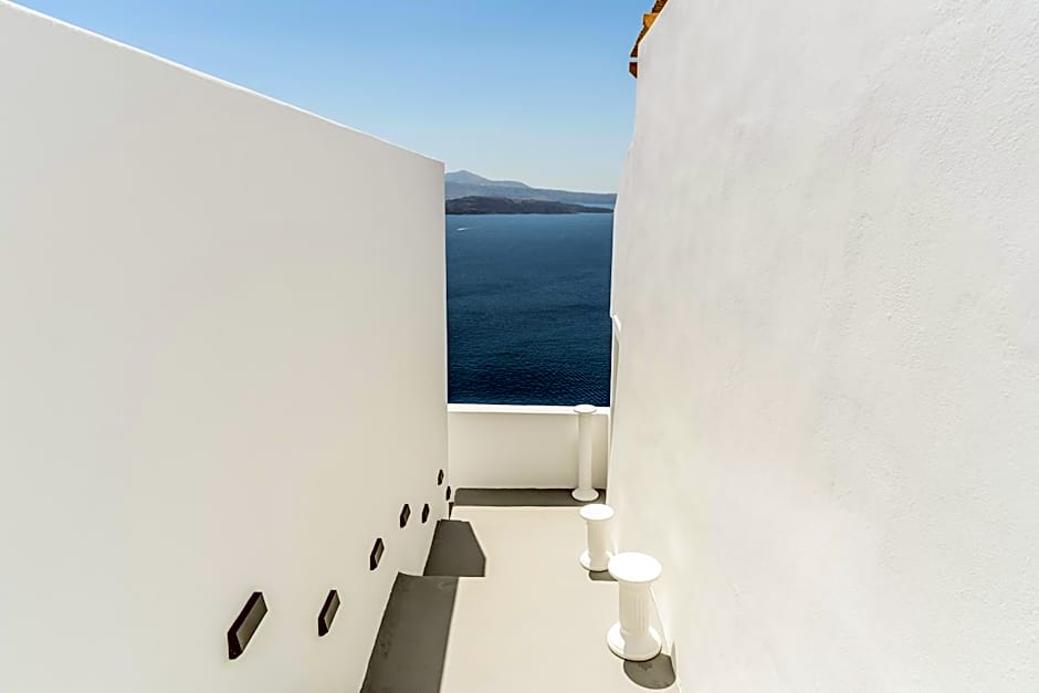 Evanthia Best View Thirassia Island Hotel