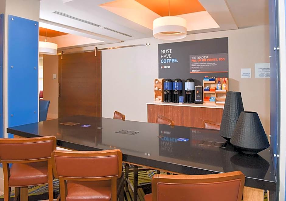 Holiday Inn Express Hotel & Suites Selma By IHG