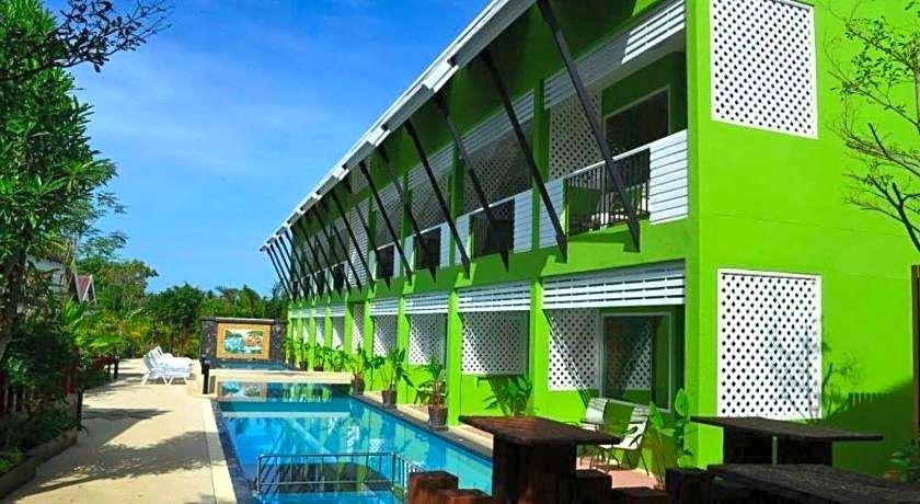 Khaolak C-nior Bungalows