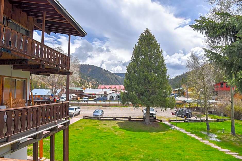 Alpine Lodge Red River