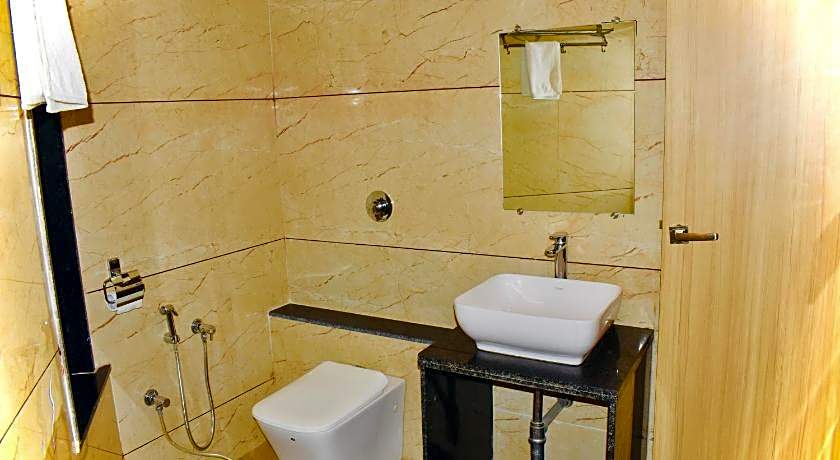 Hotel Samrat International
