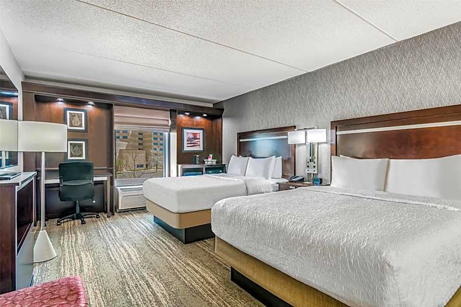 Hampton Inn By Hilton And Suites Detroit/Airport-Romulus