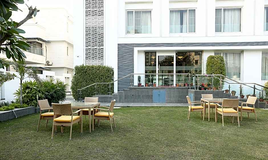 Treebo Premium Eden Residency Near Sec 29