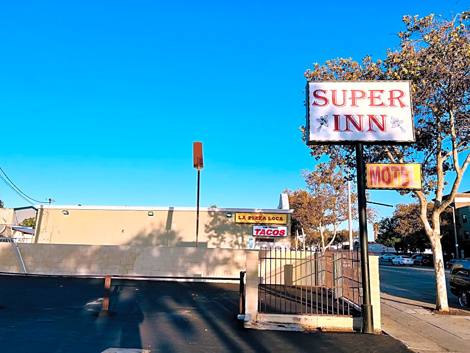 Super Inn – Pomona, CA