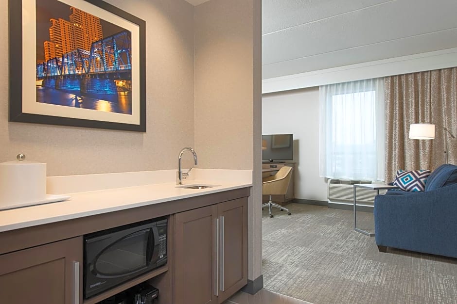 Hampton Inn & Suites Grand Rapids Downtown
