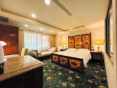 Executive Queen Room