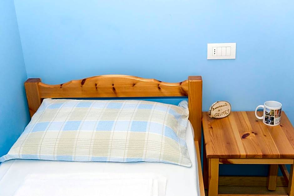 Hostel L'Ost - Ostello di Grumes