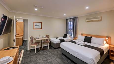 Family room – 5 Guests