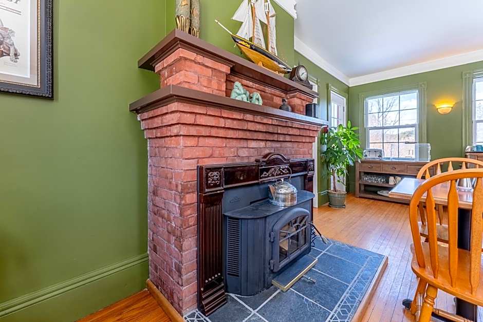 Dominion Hill Country Inn