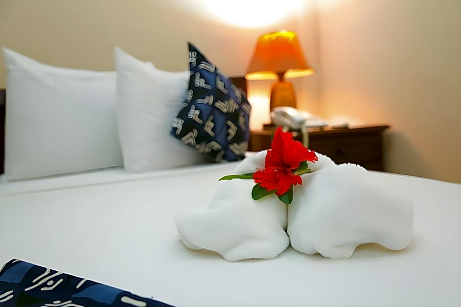 Coconut Grove Regency Hotel