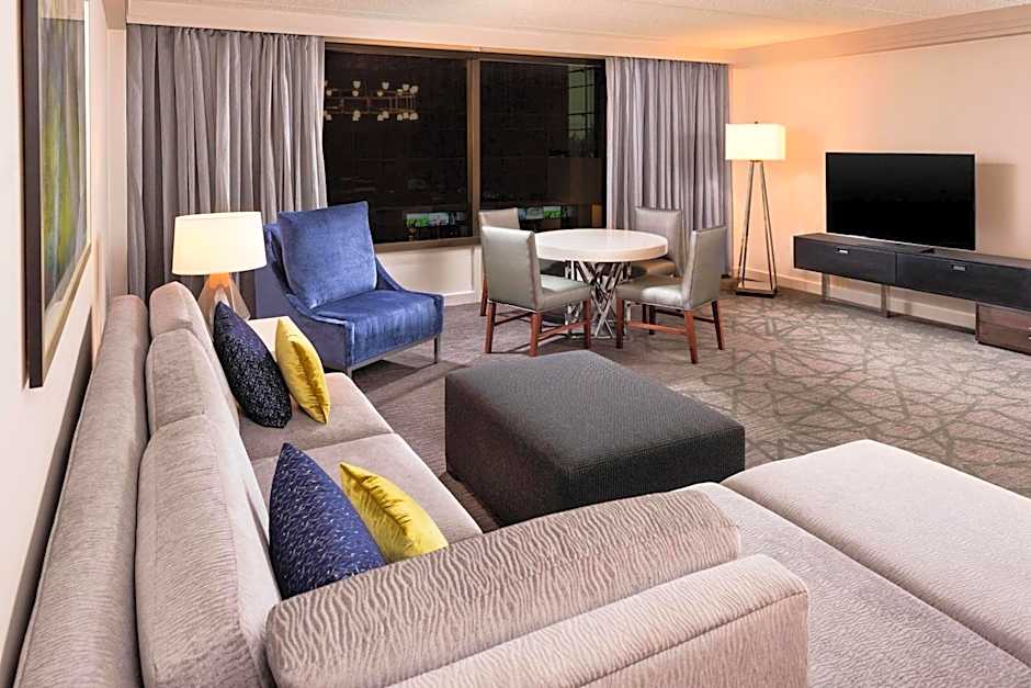 Sheraton Bloomington Hotel