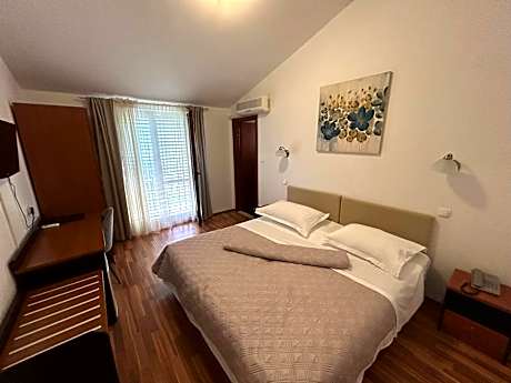 Economy Double or Twin Room