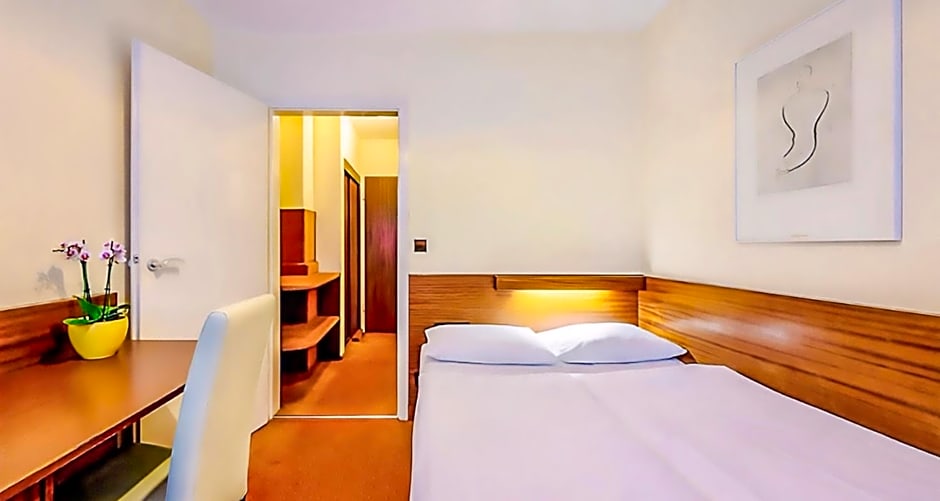 Novum Hotel Rieker Stuttgart Hauptbahnhof   