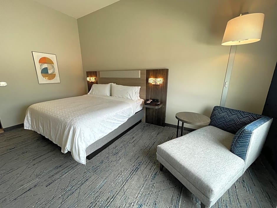 Holiday Inn Express and Suites Ft. Smith Airport By IHG