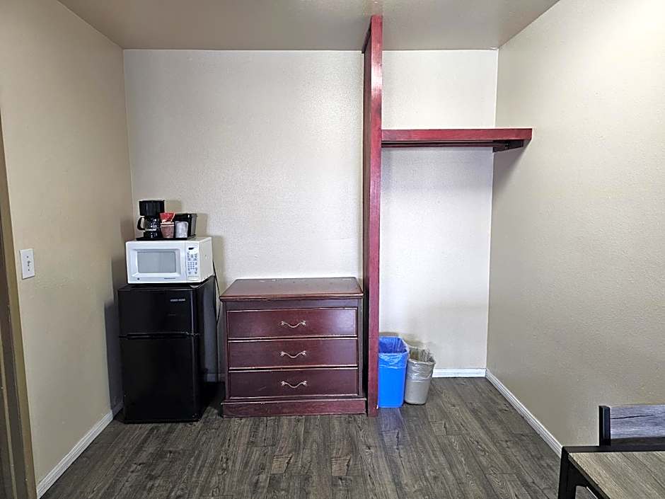 California Suites Motel